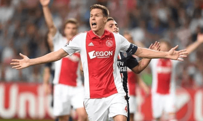 关于今夜德国杯焦点战，费耶诺德临场应变，球迷炸锅，球队文化再被提及的信息